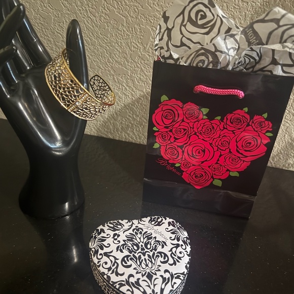 New Brighton Fiji Sparkle Cuff Sea Shore Crystal Bangle Bracelet in Gold-Tone - Picture 2 of 5